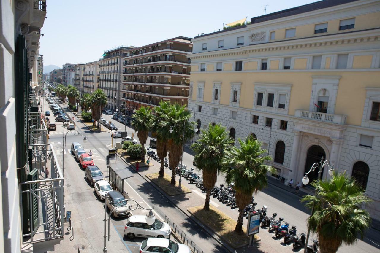 B&B Salerno Center Luaran gambar